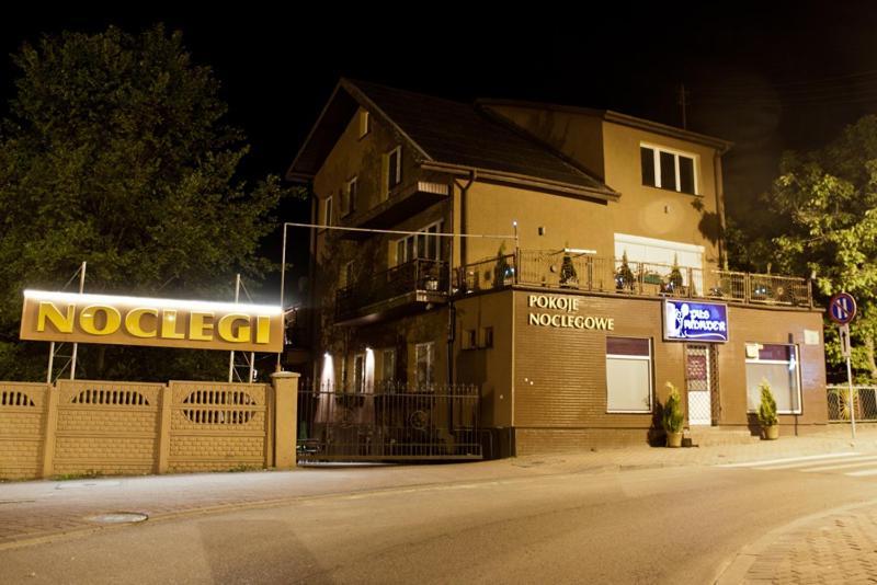 Pokoje Goscinne Amader Zambrow Εξωτερικό φωτογραφία